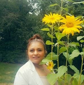 Meet your Posher, Gloria